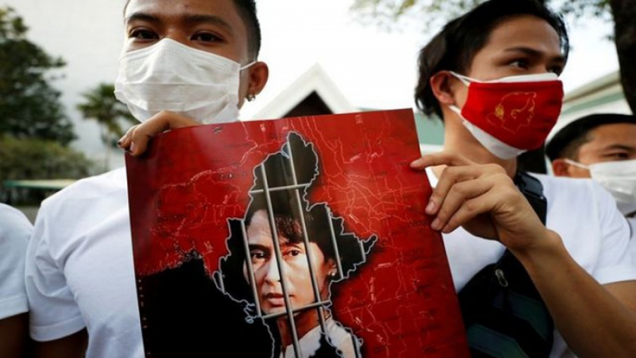 Polisi Myanmar Membelot Tolak Kudeta Militer