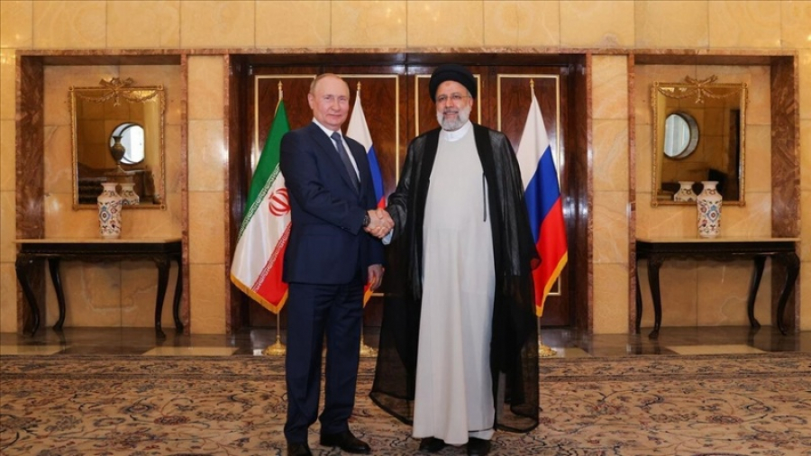 Bertemu Putin, Raisi: Iran Tak Akui Sanksi atas Rusia