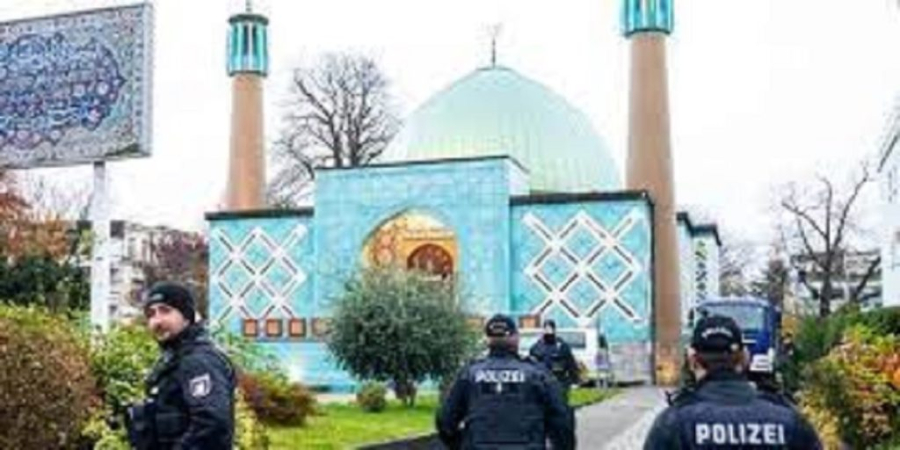 जर्मनी ने इस्लामिक सेंटर समेत कई मस्जिदों पर ताला लगाया