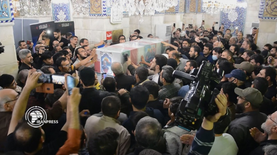 सीरिया में शहीद हुए ईरानी सैन्य पर्यवेक्षकों का हज़रत रुकिया (स) की दरगाह में जनाजे की नमाज अदा की गई