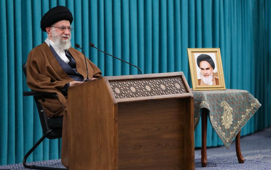 ईरानी नए साल के पहले दिन इस्लामी इंक़ेलाब के नेता का ख़ेताब,  तेहरान में