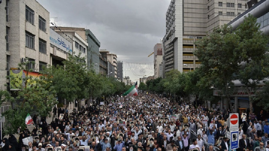 Демонстрация протеста иранского народа в знак осуждения враждебных действий Америки