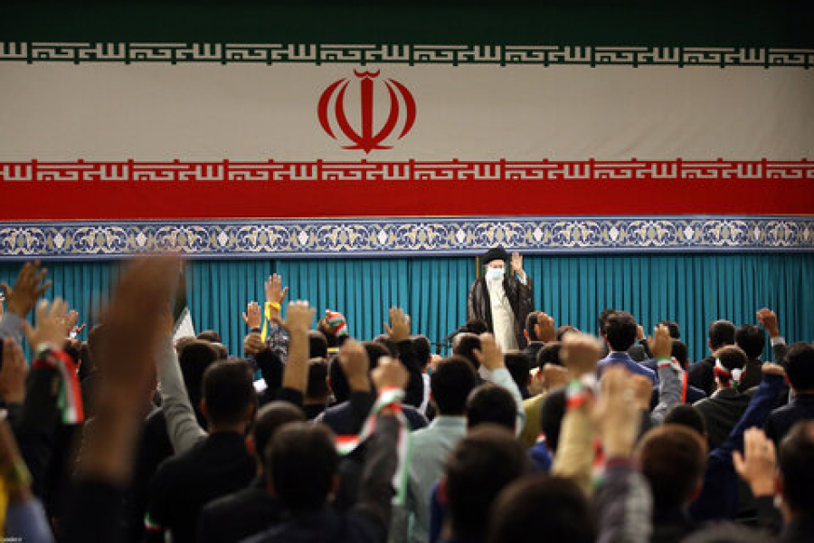 طلبہ سے رہبر انقلاب اسلامی کا خطاب، امریکہ کے حتمی زوال کی کلیدی علامتوں کی نشاندہی
