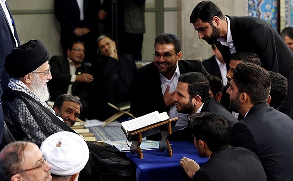 الإمام الخامنئي: بعض الدول الرجعية تظن واهمة أنها يمكنها كسب ود أعداء الإسلام بالمال