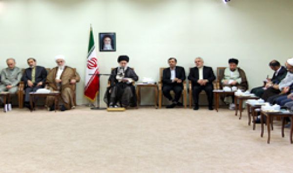 الإمام الخامنئی فی أسبوع الحکومة: لا تضیّعوا حتی لحظة واحدة من لحظات خدمة الناس