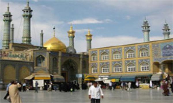 فاطمة المعصومة في بيت العصمة والطهارة