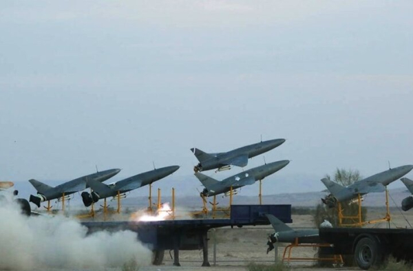 الجيش الايراني يستهدف عدة مواقع استراتيجية للعدو الصهيوني بوابل من الطائرات المسيرة