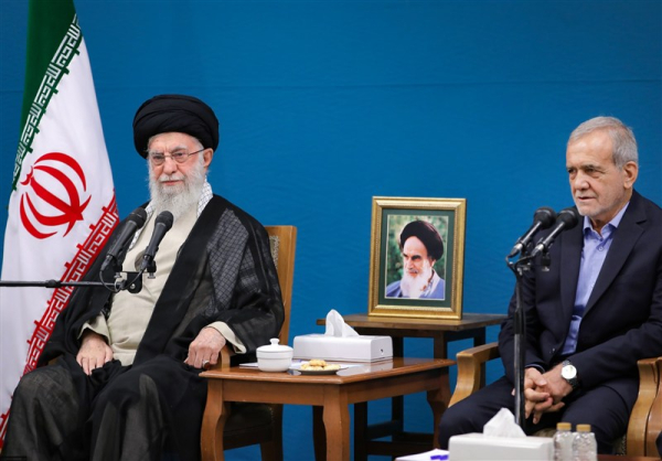 بزشكيان يلتقي الإمام الخامنئي قبيل توجهه إلى نيويورك