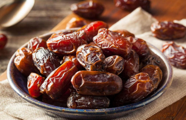 هذا ما يحدث لجسم الصائم عند الإفطار على تمر