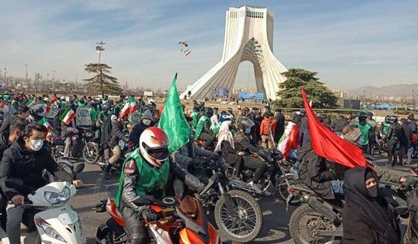 انطلاق مسيرات ذكرى انتصار الثورة الاسلامية في أنحاء ايران + صور