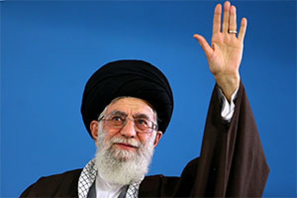 الإمام الخامنئي يستقبل حشداً من المعلمين من شتى أنحاء البلاد بمناسبة يوم المعلم في إيران