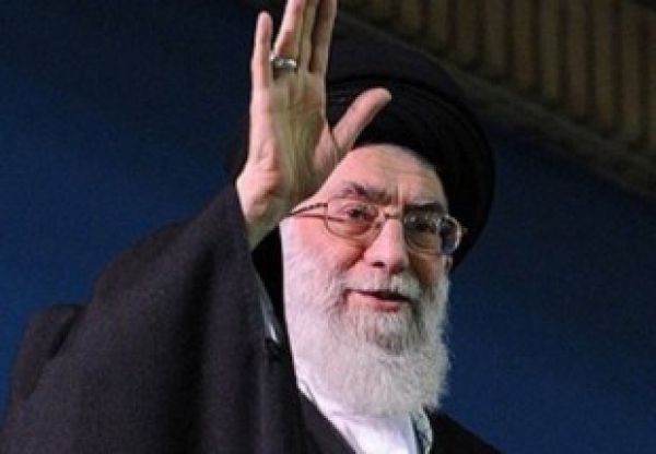 قائد الثورة : العدو يحاول التأثير على الانتخابات القادمة