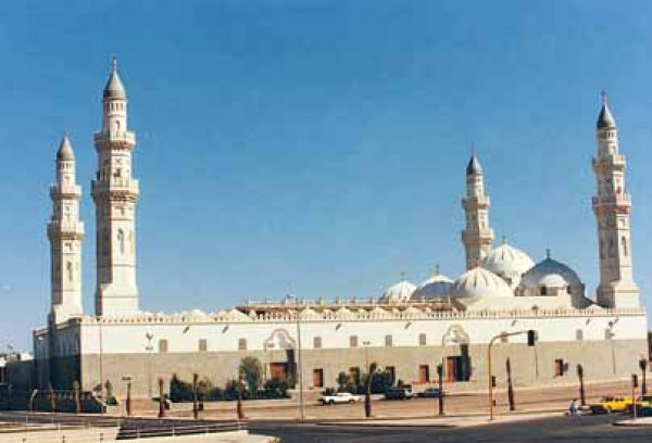 بناء مسجد قباء أول مسجد في الإسلام  (12 / ربيع الأول / السنة 13 للبعثة)