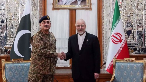 Pakistani army chief meets Iranian parliament speaker in Tehran