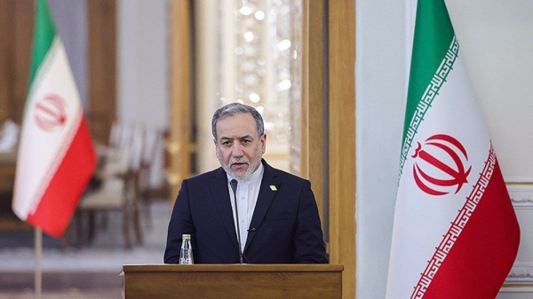 Iran will target US military bases in region if attacked, Araghchi warns