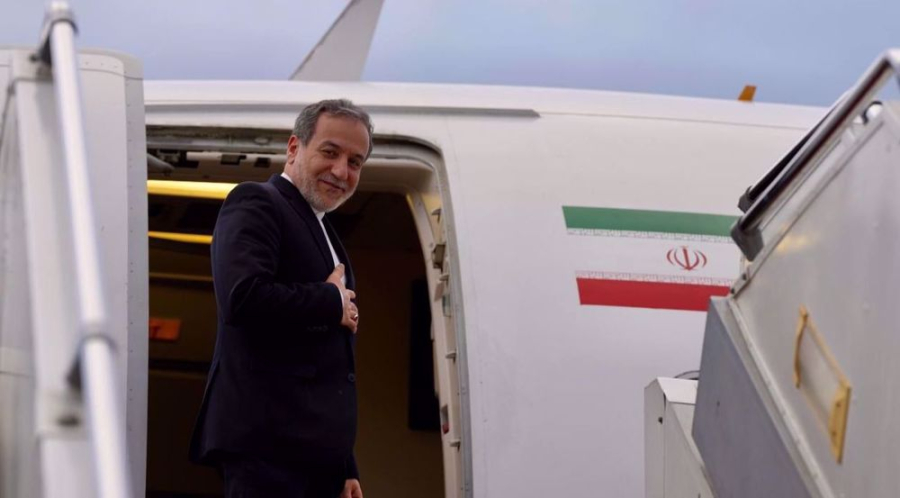 Iran’s foreign minister leaves Pakistan as Trump cancels visit by US envoys ‌