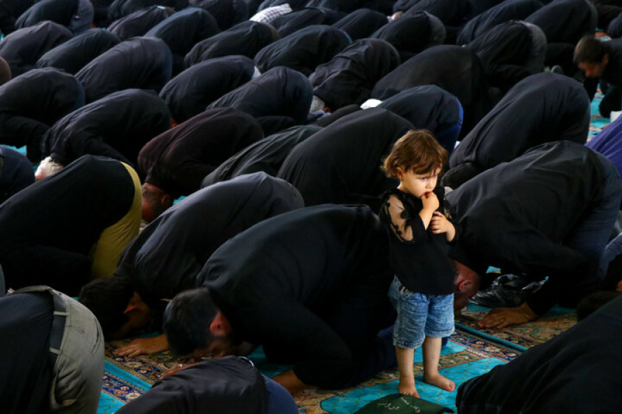 Qur’anic Foundations of Prostrating on the Earth in Shi’a Jurisprudence