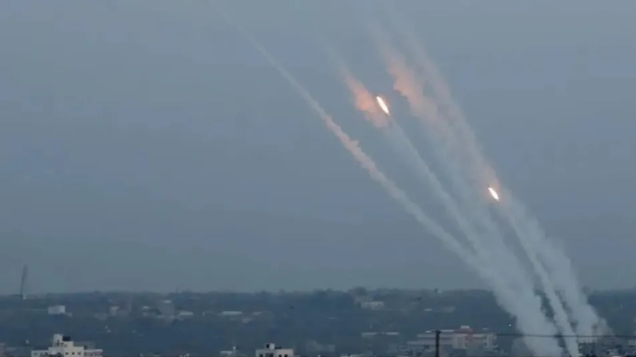 Al-Qassam Brigades hits Tel Aviv with a barrage of rockets