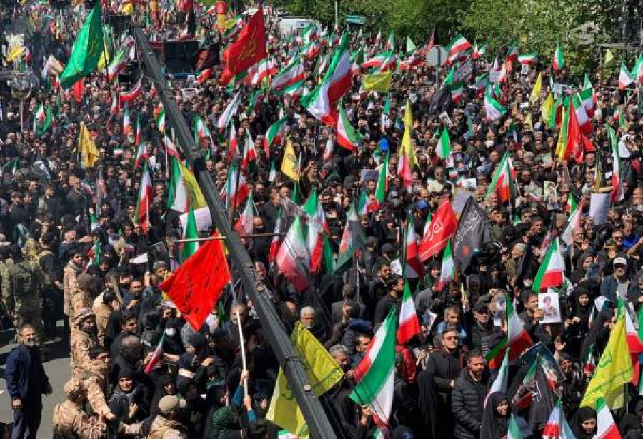 حضور گسترده مردم تهران در چهلمین روز عروج ملکوتی قائد عظیم‌الشأن امت اسلام