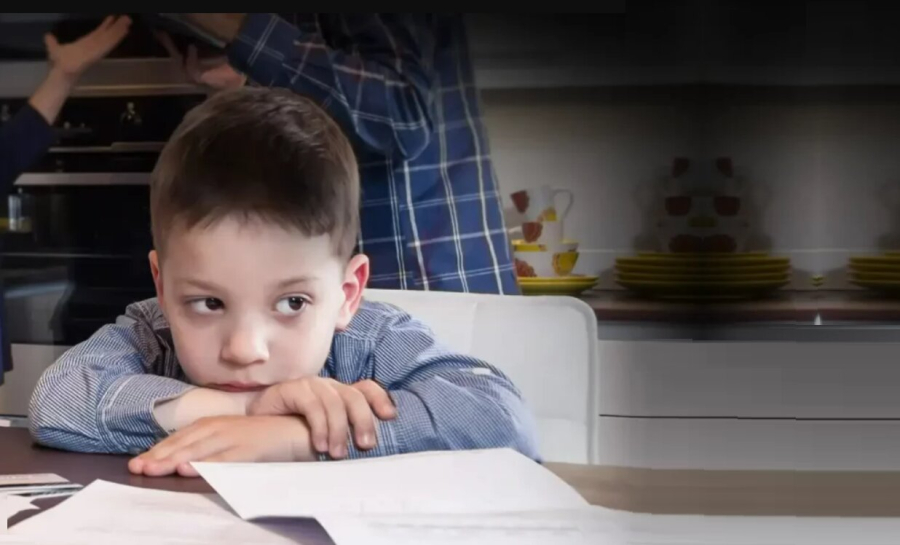 طریقه کنترل بهانه‌جویی و گریه‌های الکی کودکان