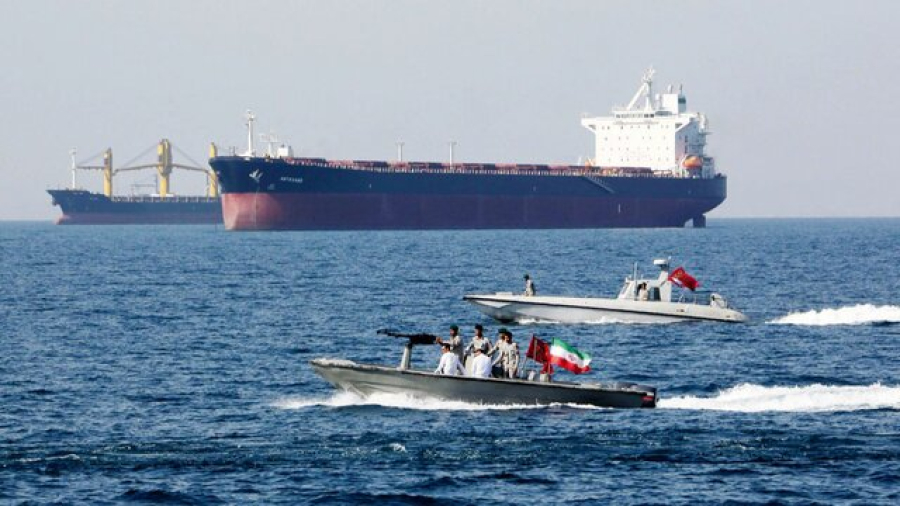 فرماندار عسلویه: ۴ فاز پارس جنوبی مورد اصابت پرتابه قرار گرفت