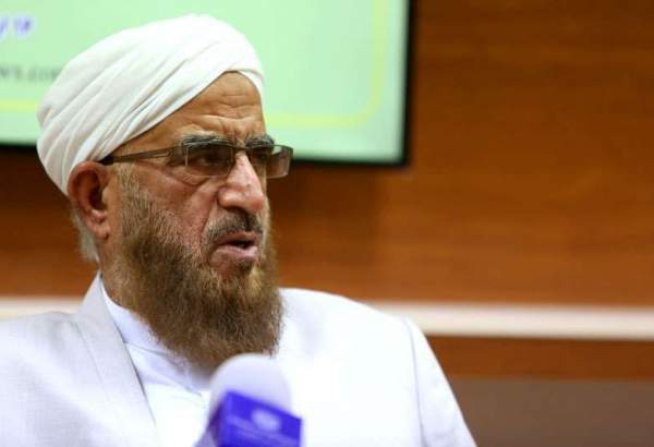 مسلمانان می توانند با وحدت خود، تهدیدها را تبدیل به فرصت کنند