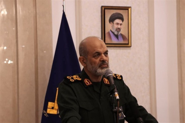 سرلشکر وحیدی: رزمندگان اسلام مسلحترین ارتش تاریخ را به زانو در آوردند