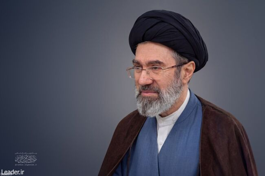 نخستین پیام رهبر انقلاب خطاب به ملت ایران