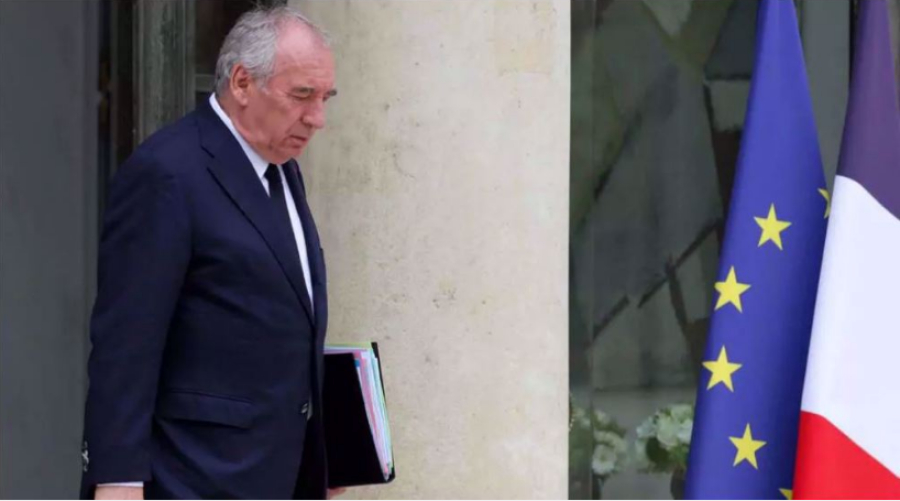 Vote de confiance en France : vers une chute de François Bayrou