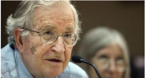 Chomsky: &quot;Khamenei, le plus intelligent politicien dans le monde&quot;