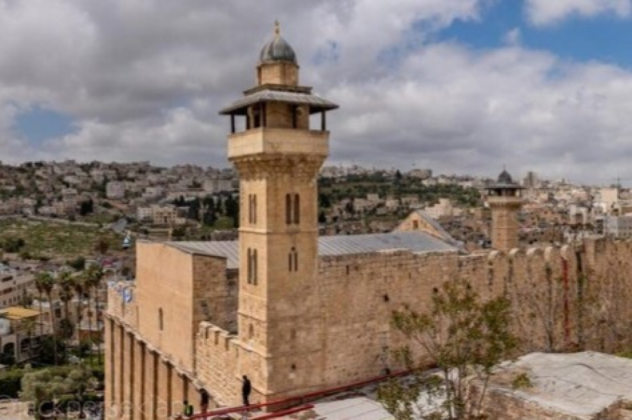 Hamas condamne la fermeture de la mosquée d’Abraham par Israël