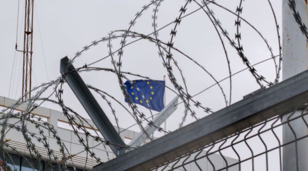 Plus de 70 ONG dénoncent le nouveau plan de l’UE pour expulser des sans-papiers sur le modèle de l’ICE