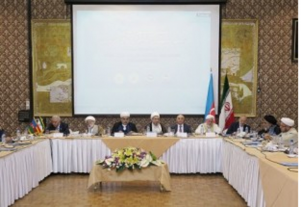 Le début de la réunion de la Solidarité islamique du point de vue des penseurs iraniens et azerbaïdjanais