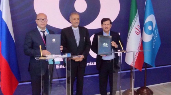 L'Iran et la Russie signent un accord de 25 milliards de dollars pour la construction de centrales nucléaires