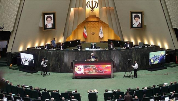 Le cabinet de Rohani a reçu la confiance du Parlement