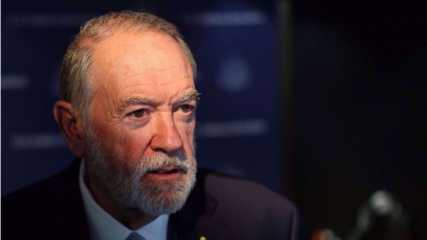 Huckabee se moque de la condamnation par la Ligue arabe de ses propos soutenant les revendications territoriales d'Israël