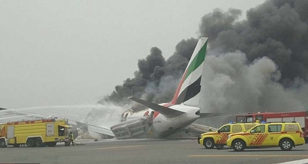 Emirates : un avion prend feu