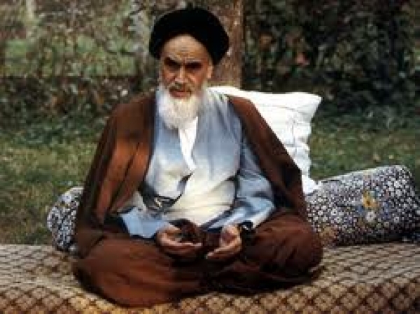 Les Laeders Islamqiues face aux défis de L’Education et de la Formation : Exemple de l’imam Khomeyni(ra)