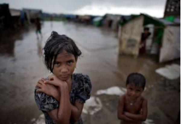 Des extrémistes attaquent les musulmans dans une ville de Myanmar