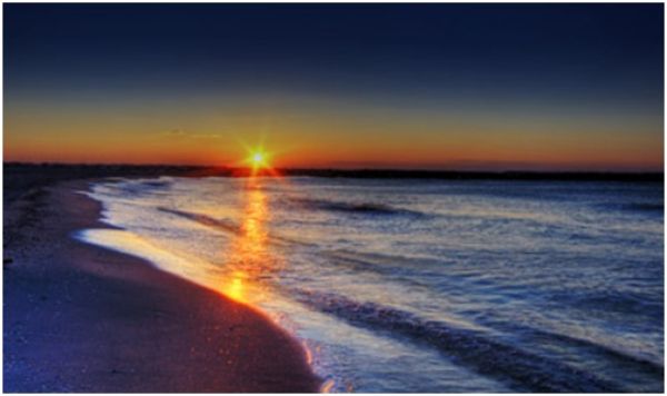 فَالِقُ الْإِصْبَاحِ وَجَعَلَ اللَّيْلَ سَكَنًا وَالشَّمْسَ وَالْقَمَرَ‌ حُسْبَانًا ۚ ذَٰلِكَ تَقْدِيرُ‌ الْعَزِيزِ الْعَلِيمِ