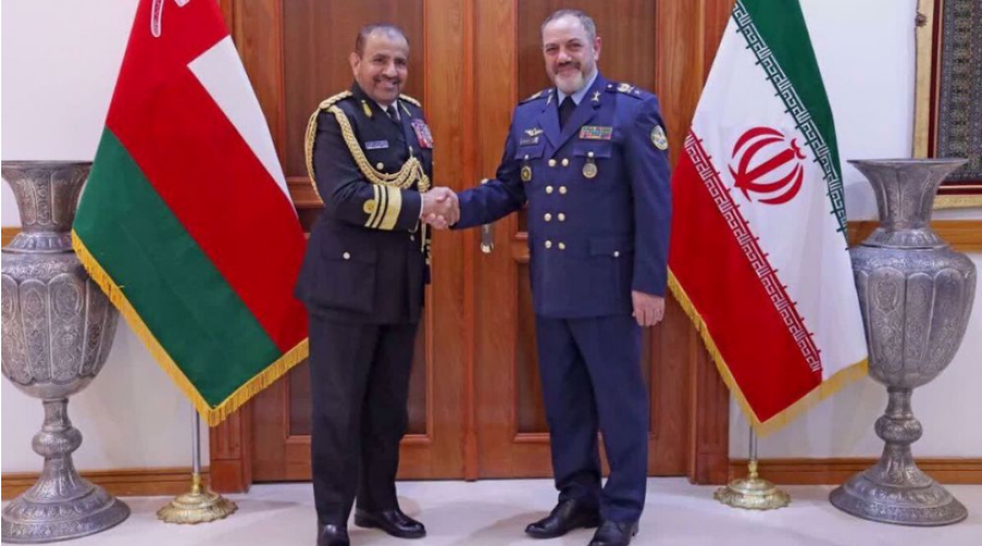 Le ministre iranien de la Défense rencontre le chef d&#039;état-major général des forces armées du Sultanat d&#039;Oman