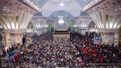 Les Iraniens rendent hommage à l'Imam Khomeini, fondateur de la République islamique d'Iran, à l'occasion du 37e anniversaire de sa disparition