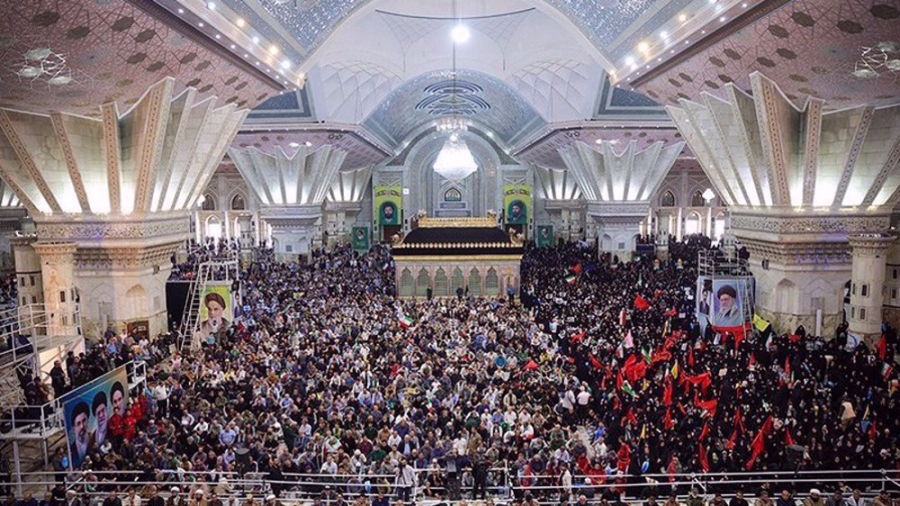 Les Iraniens rendent hommage à l'Imam Khomeini, fondateur de la République islamique d'Iran, à l'occasion du 37e anniversaire de sa disparition