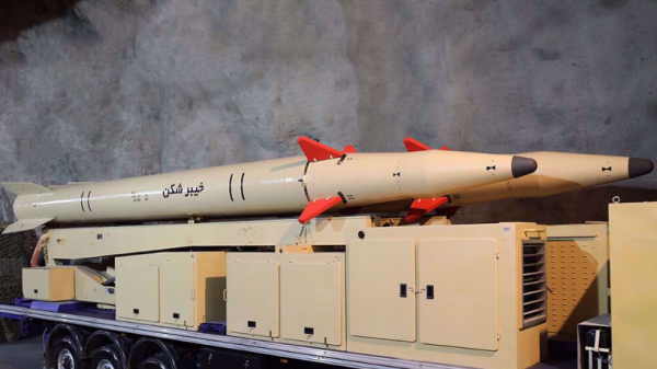 Les populations des pays accueillant les troupes US sont invitées à éviter les sites américains (Iran)