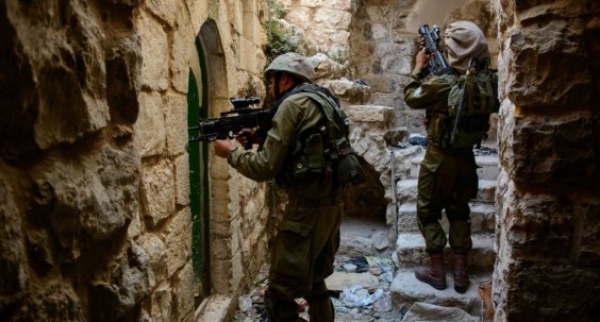L&#039;armée israélienne arrête 13 Palestiniens en Cisjordanie