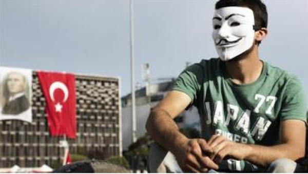 Anonymous déclare la guerre à la Turquie par « support » pour Daesh