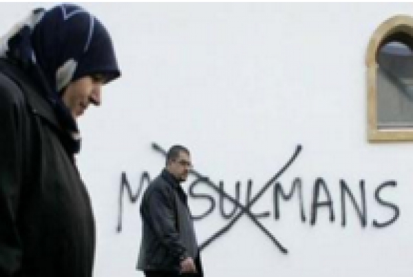 Plus de 400 actes antimusulmans recensés en France en 2015