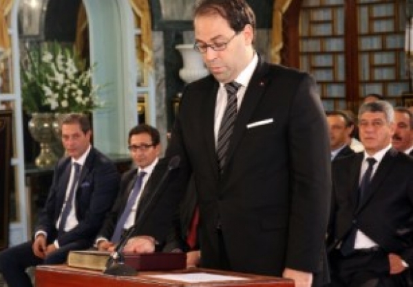 Le nouveau gouvernement tunisien prête serment