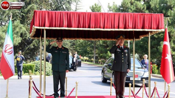 Le chef d&#039;état-major iranien en Turquie, Ankara se rapproche du camp russo-iranien