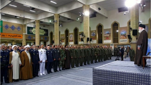 Iran : le Guide suprême reçoit les commandants de l’armée